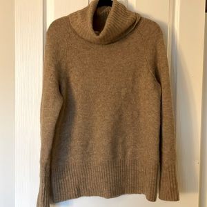 EUC the group by Babaton Plutarch sweater